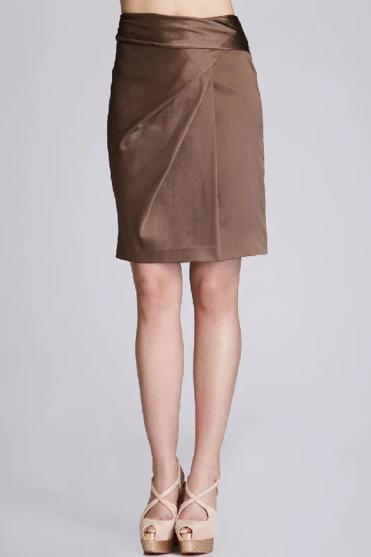 Zip - off skirt - and - shorts combination for changing activitiesPhu Yen Skirt