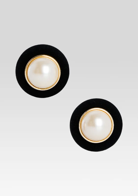Plus Size Women's Belted Cable Knit SweatersSari Pearl Earring