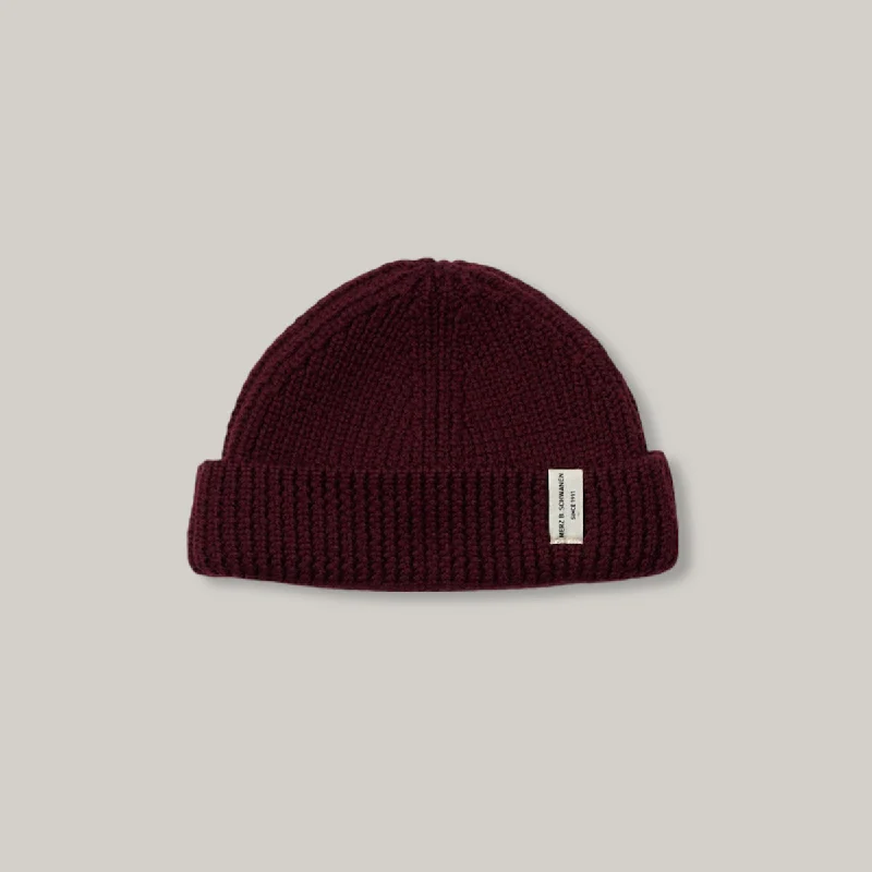 Boat Neck Women's Merino Wool Sweaters in Neutral ShadesMERZ B. SCHWANEN RIBBED MERINO WOOL BEANIE - BURGUNDY Boat Neck Women's Merino Wool Sweaters in Neutral ShadesMERZ B. SCHWANEN RIBBED MERINO WOOL BEANIE - BURGUNDY