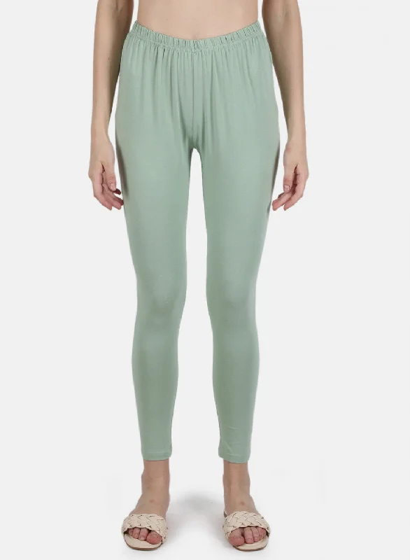 Belted women leggings for a defined waist and added styleWomen Green Plain Legging