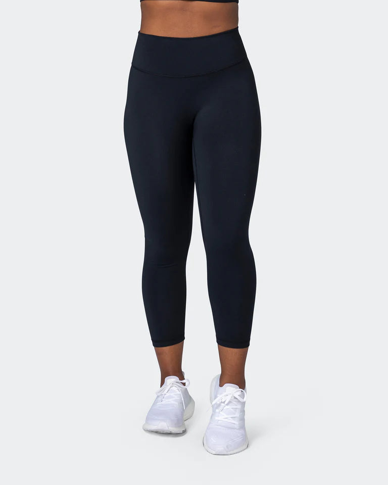 Metallic - finish women leggings for a glamorous and shiny outfitMuscle Nation | Zero Rise Everyday 7/8 Leggings - Black Metallic - finish women leggings for a glamorous and shiny outfitMuscle Nation | Zero Rise Everyday 7/8 Leggings - Black