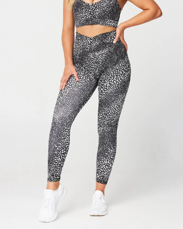 Belted women leggings for a defined waist and added styleMuscle Republic | Balance 7/8 Leggings - Animal Print Belted women leggings for a defined waist and added styleMuscle Republic | Balance 7/8 Leggings - Animal Print