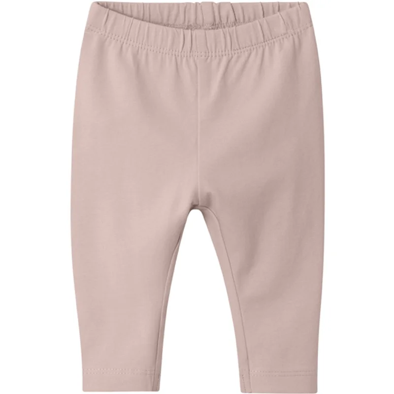 Printed floral women leggings for a feminine and eye - catching lookName it Sepia Rose Vuvivian Leggings Printed floral women leggings for a feminine and eye - catching lookName it Sepia Rose Vuvivian Leggings