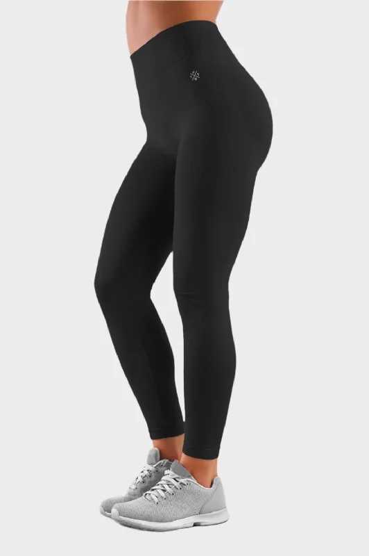 Bootcut women leggings for a unique and flattering silhouetteThenx Seamless Leggings - Black Bootcut women leggings for a unique and flattering silhouetteThenx Seamless Leggings - Black