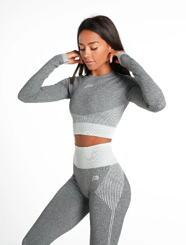 Muscle Women T Shirt for a Sporty and Casual LookADAPT Seamless Long Sleeve Crop Top - Light Grey