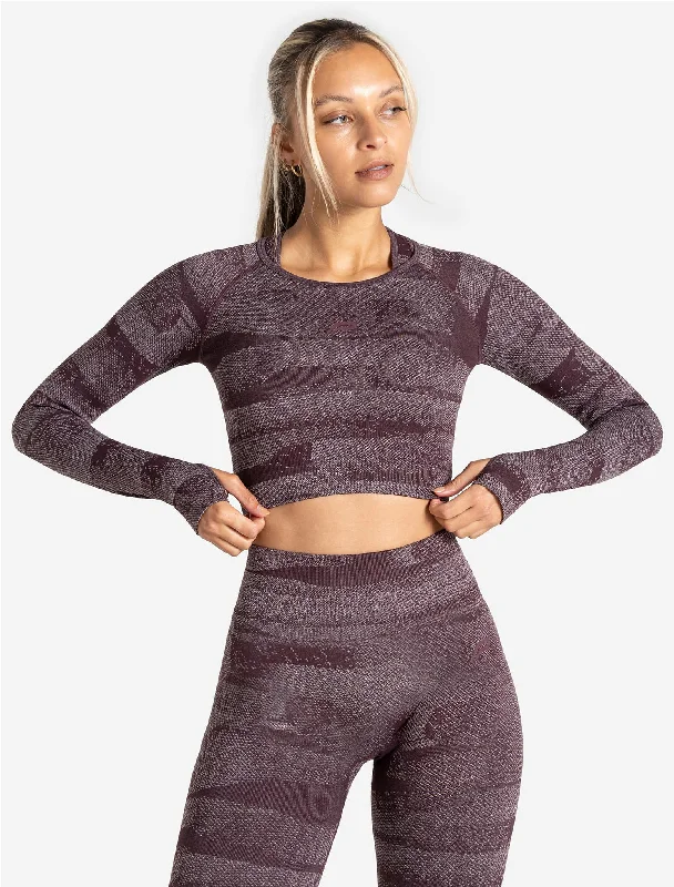 Muscle Women T Shirt for a Sporty and Casual LookBoost Seamless Long Sleeve Crop Top - Cherry Muscle Women T Shirt for a Sporty and Casual LookBoost Seamless Long Sleeve Crop Top - Cherry