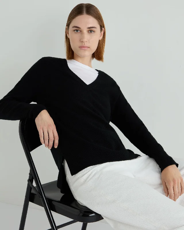 Plus Size Women's Embroidered Sweaters in Ethnic StylesWomen's Relaxed V Neck Cashmere Sweater Black Plus Size Women's Embroidered Sweaters in Ethnic StylesWomen's Relaxed V Neck Cashmere Sweater Black