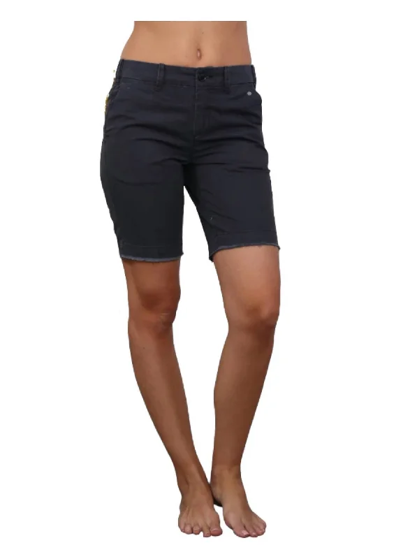 Cargo Women Shorts with Multiple Pockets for FunctionalityCut Off Bermuda Short In Washed Black Cargo Women Shorts with Multiple Pockets for FunctionalityCut Off Bermuda Short In Washed Black