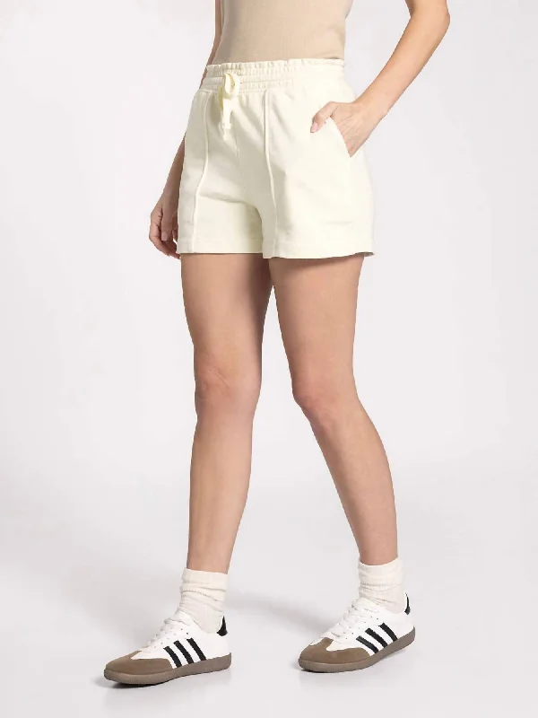 Lumi Shorts In Light Yellow