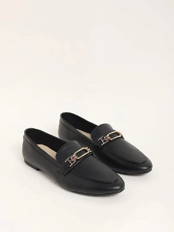 Linen Women Shorts for Breathable Comfort in Hot WeatherLUNA BLU Black Loafers