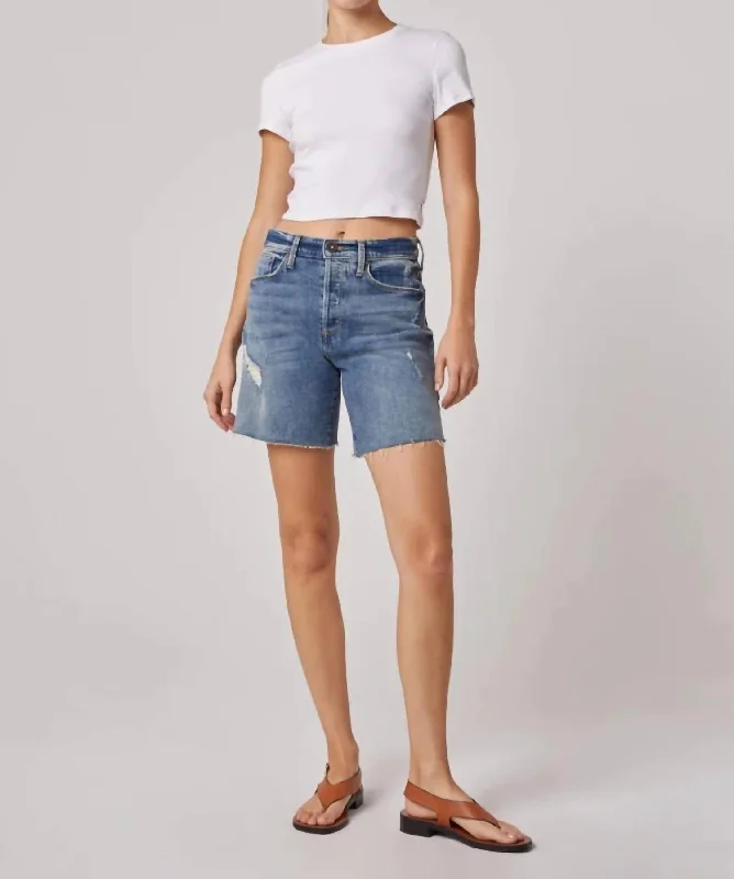 Walter High Rise Short In Medium Carnaby Wash