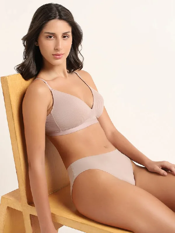 Twill Women Shorts with a Smooth Texture and DurabilityWunderlove Light Beige Ribbed Bra